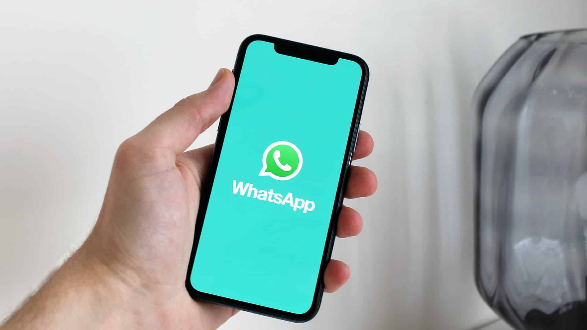 WhatsApp iOS Beta Users May Soon Be Able to Add Voice Notes to Status, and Other Updates