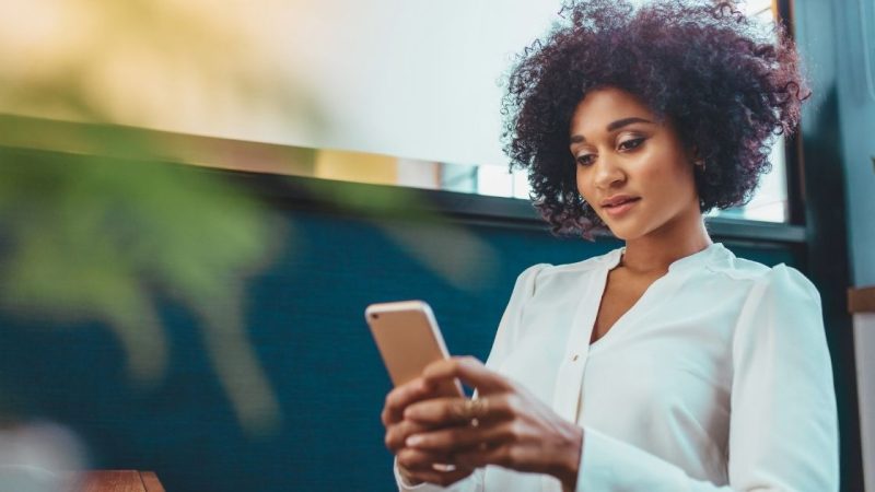 Bypassing the SIM Card: Why Travel and Fintech Are Racing Toward eSIM Arrays