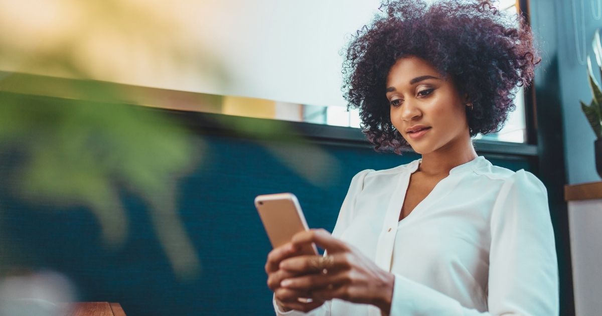Bypassing the SIM Card: Why Travel and Fintech Are Racing Toward eSIM Arrays