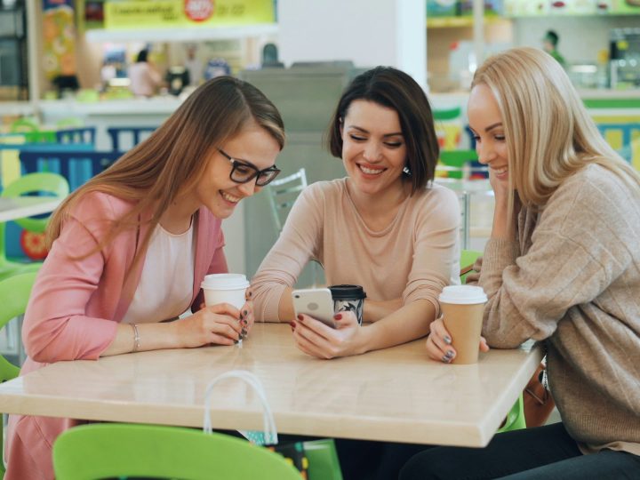The Rise of Micro-Communities: How Group Chat Apps Reshaped Social Landscapes