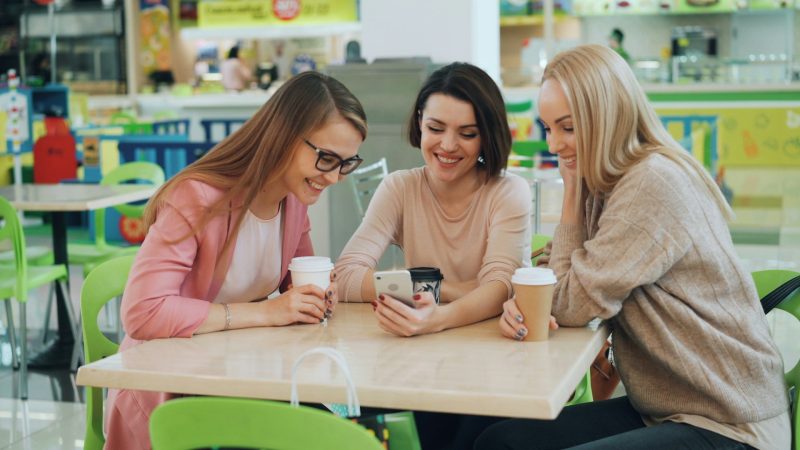 The Rise of Micro-Communities: How Group Chat Apps Reshaped Social Landscapes