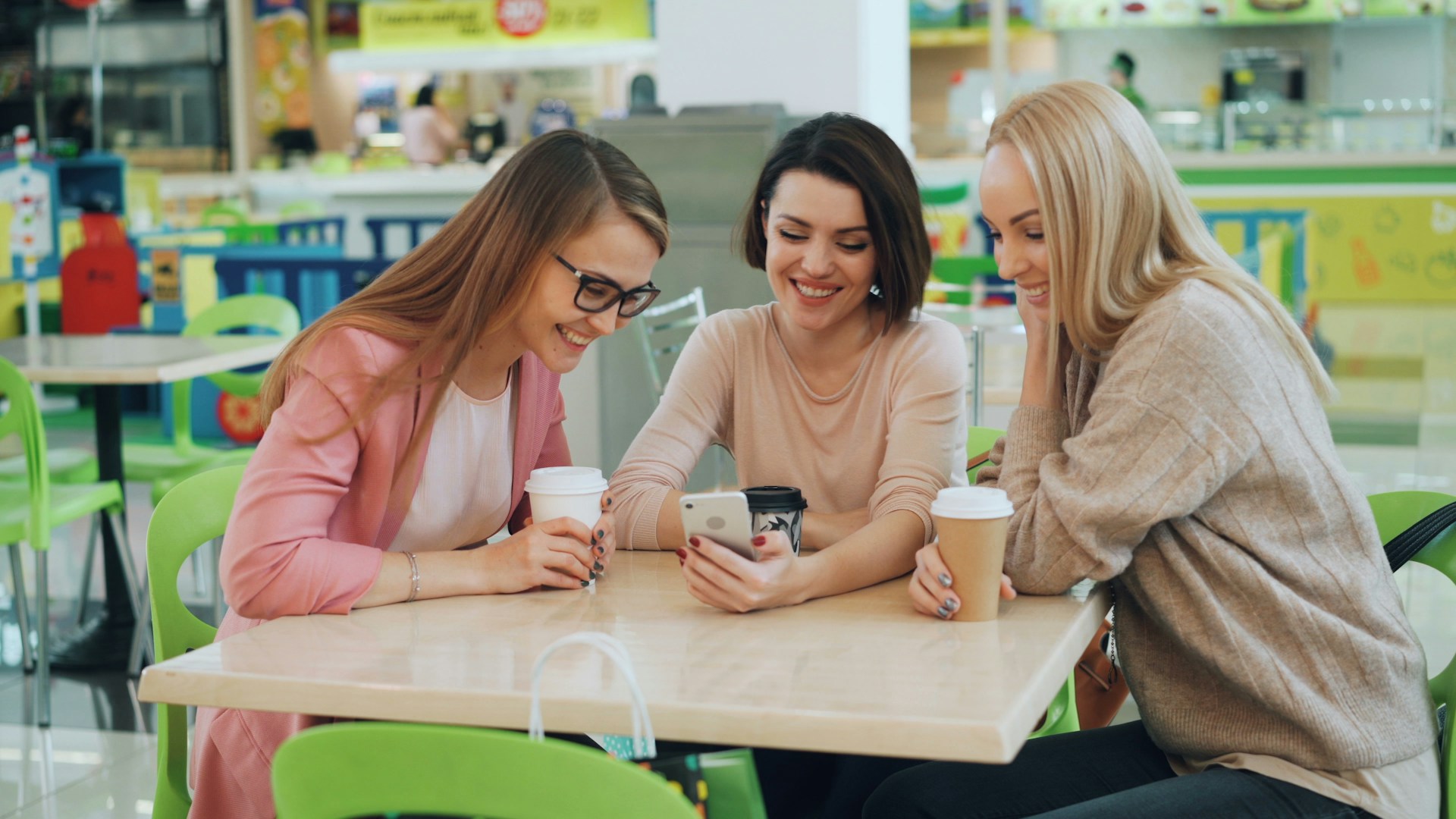 The Rise of Micro-Communities: How Group Chat Apps Reshaped Social Landscapes